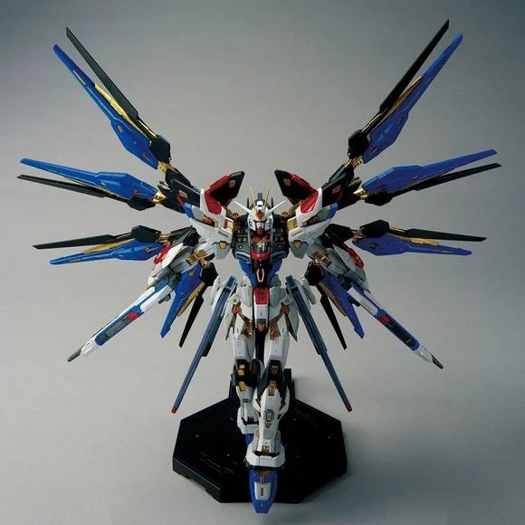 Mobile Suit Gundam SEED Destiny: MGEX Strike Freedom Master Grade Extreme 1:100 Scale Model Kit